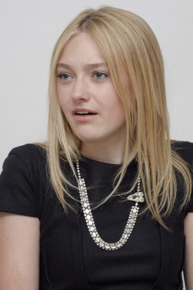 lovely-dakota-portrait-2009-11-06-mq-031.jpg
