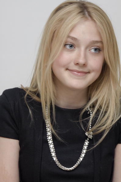 lovely-dakota-portrait-2009-11-06-mq-045.jpg