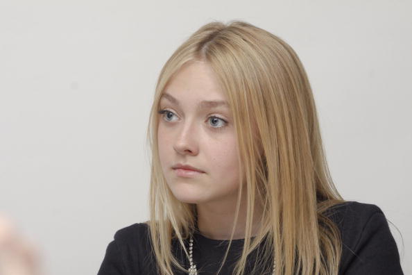 lovely-dakota-portrait-2009-11-06-mq-054.jpg