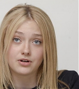 lovely-dakota-portrait-2009-11-06-mq-026.jpg
