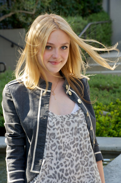 lovely-dakota-portrait-2010-03-11-mq-005.jpg