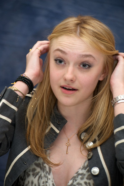 lovely-dakota-portrait-2010-03-11-mq-008.jpg