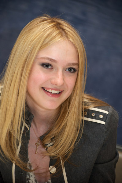 lovely-dakota-portrait-2010-03-11-mq-014.jpg