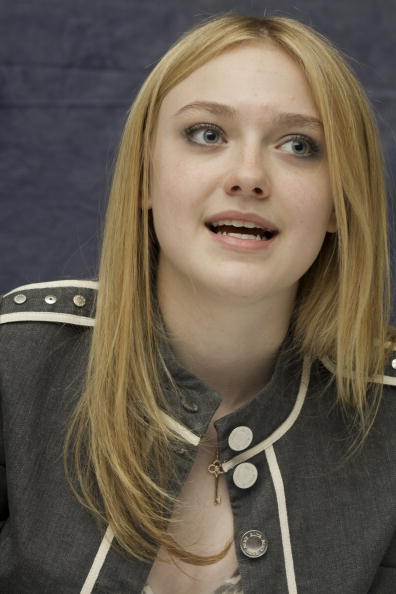 lovely-dakota-portrait-2010-03-11-mq-030.jpg