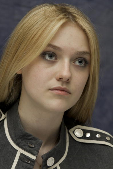 lovely-dakota-portrait-2010-03-11-mq-040.jpg