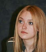 lovely-dakota-portrait-2010-03-11-hq-033.jpg