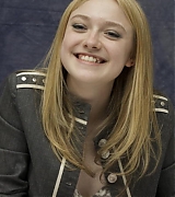 lovely-dakota-portrait-2010-03-11-mq-062.jpg