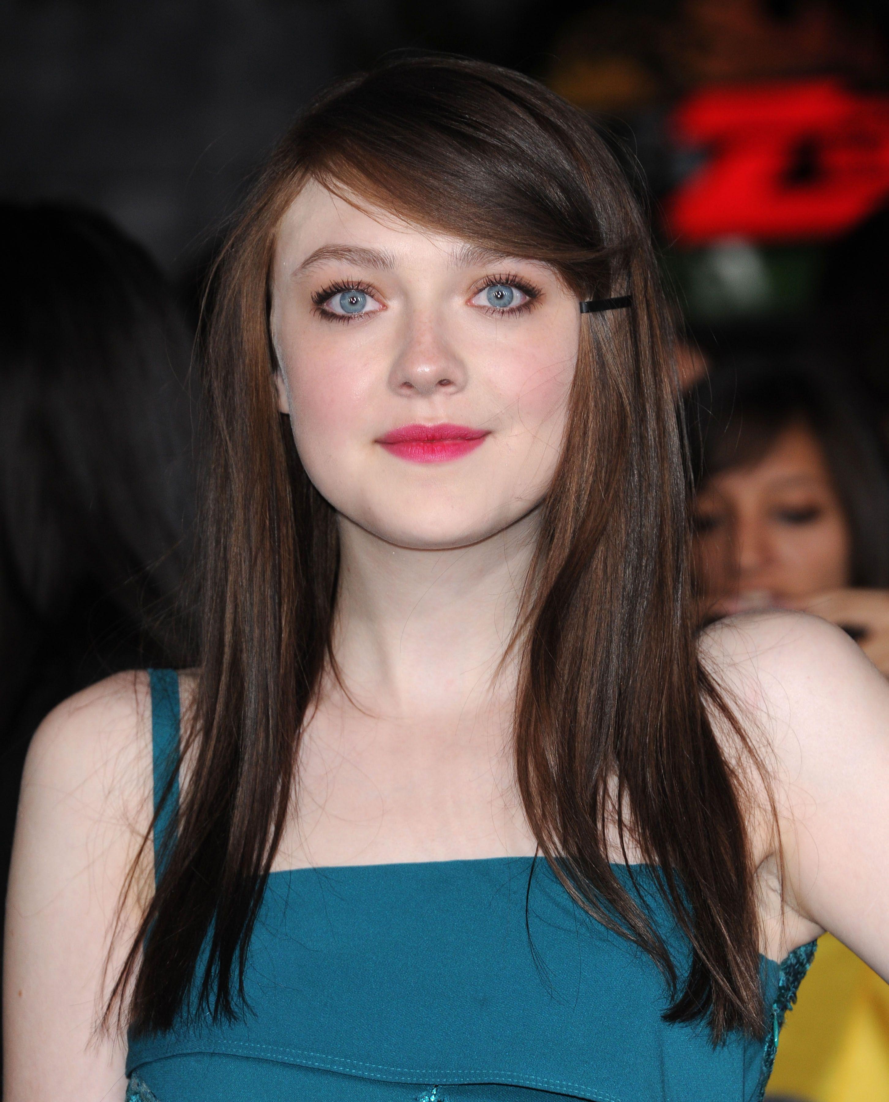 DakotaBreakingDawnPart2Premiere013.jpg