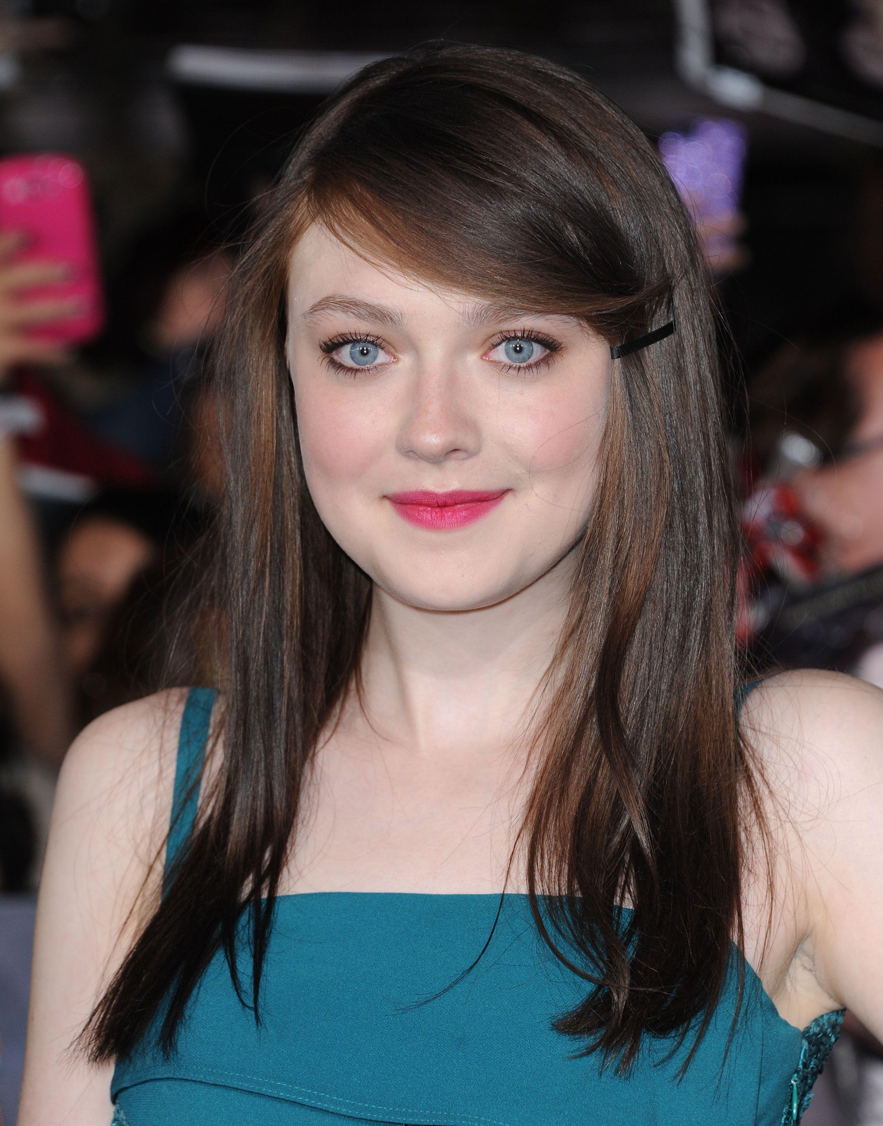 DakotaBreakingDawnPart2Premiere016.jpg