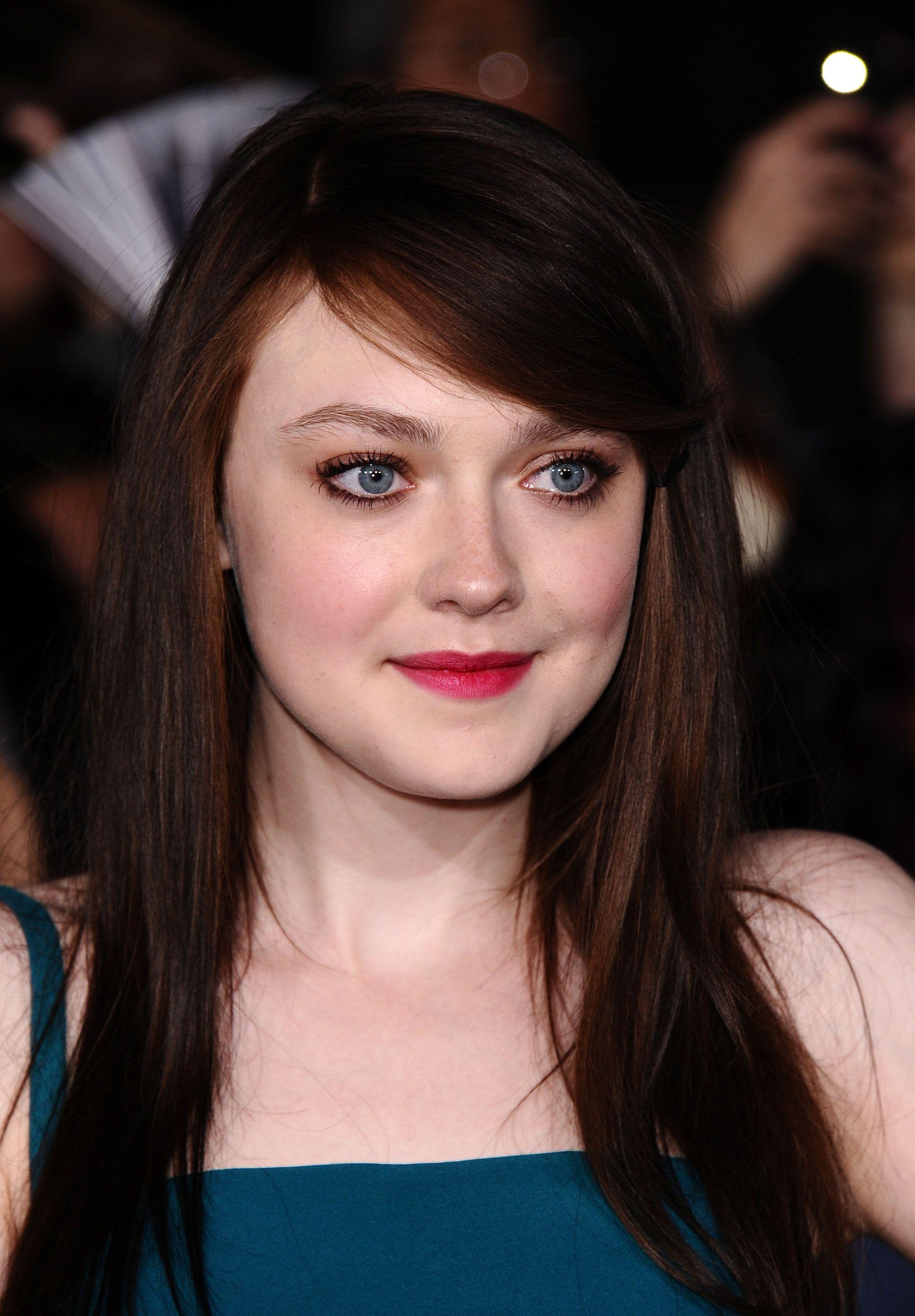 DakotaBreakingDawnPart2Premiere017.jpg