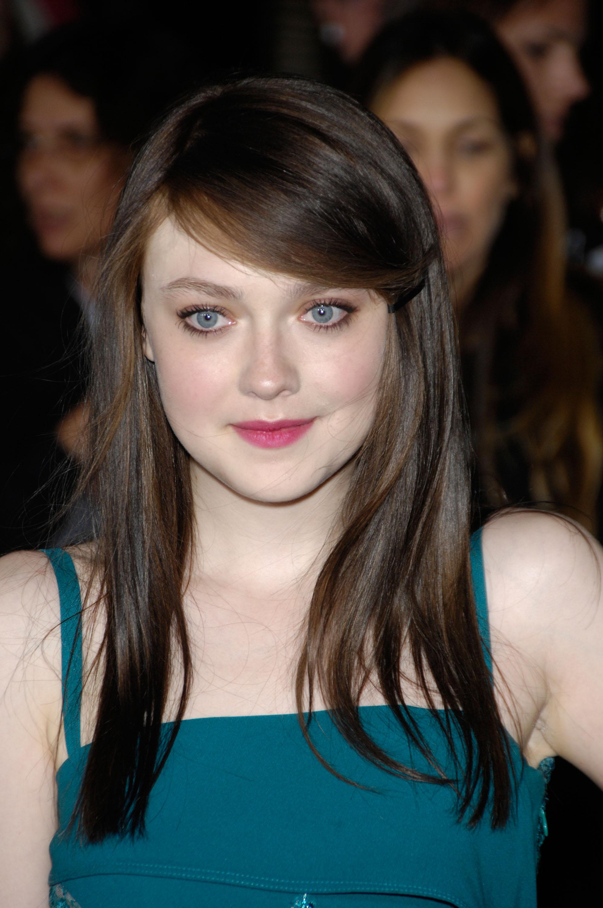 DakotaBreakingDawnPart2Premiere070.jpg
