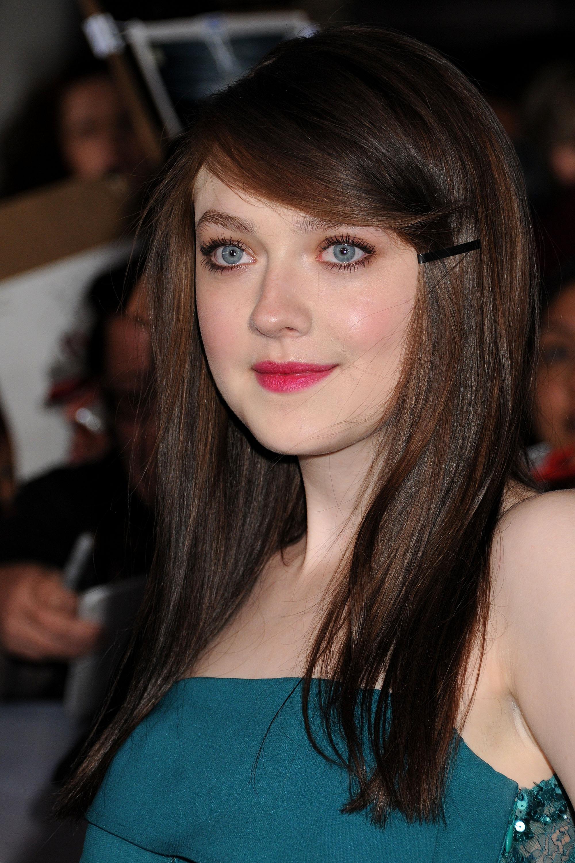 DakotaBreakingDawnPart2Premiere072.jpg