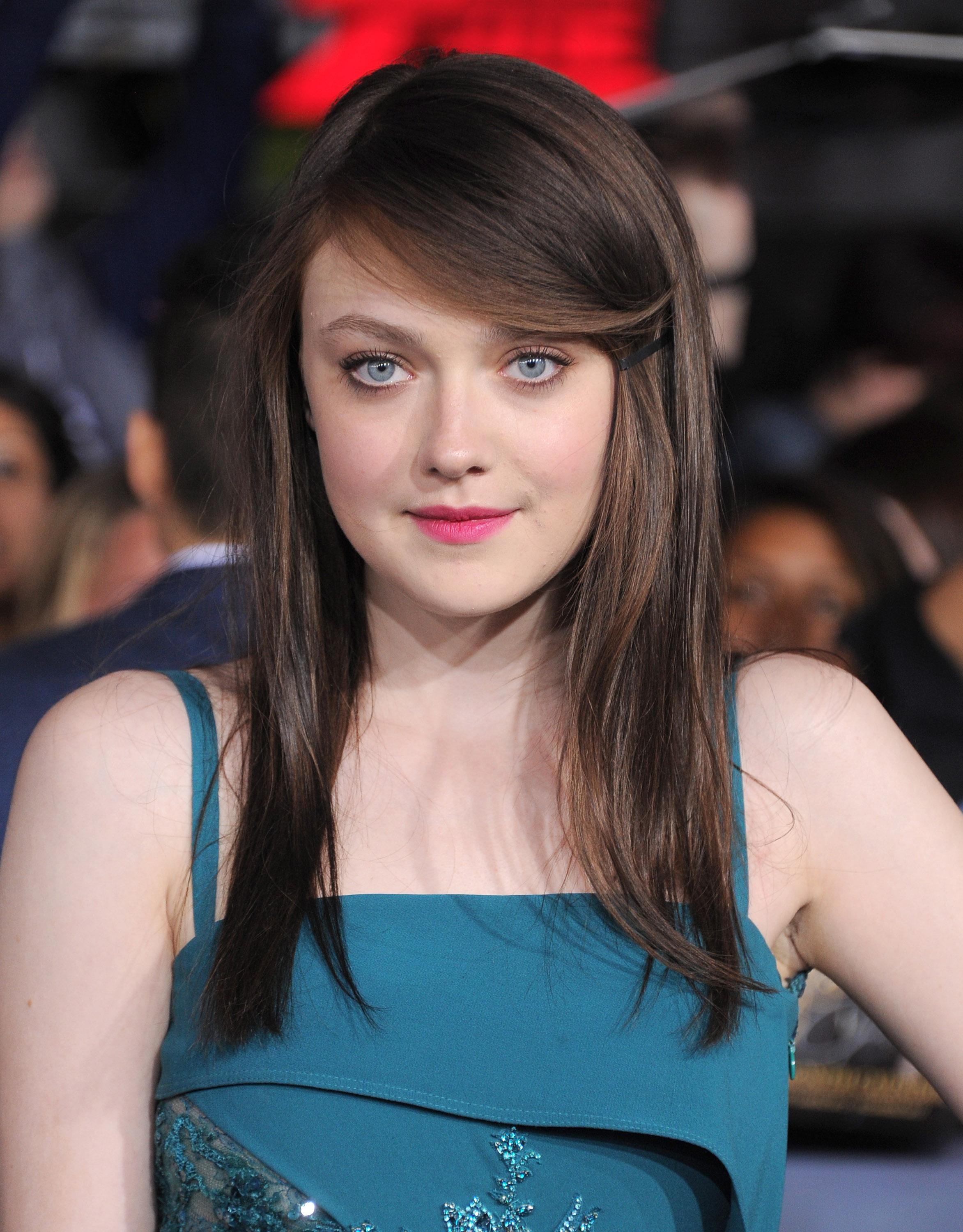 DakotaBreakingDawnPart2Premiere080.jpg