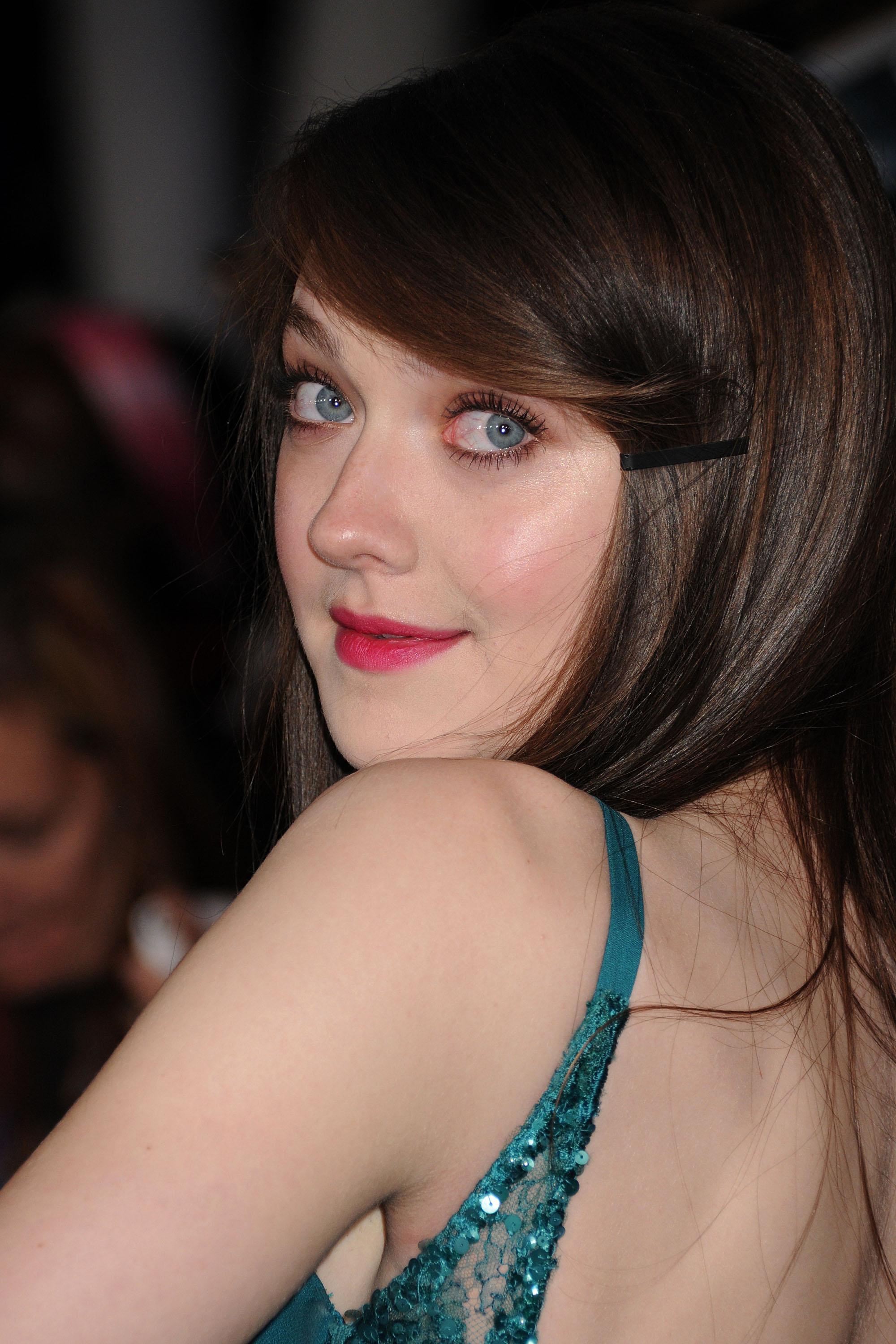 DakotaBreakingDawnPart2Premiere104.jpg