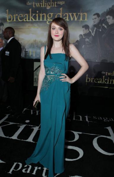 DakotaBreakingDawnPart2Premiere124.jpg