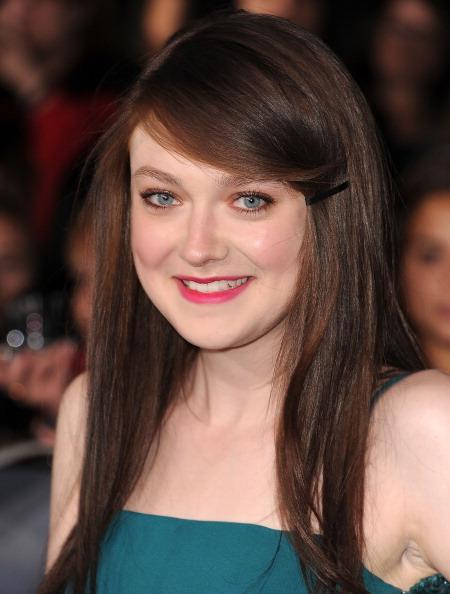 DakotaBreakingDawnPart2Premiere210.jpg