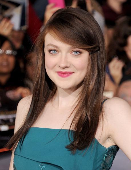 DakotaBreakingDawnPart2Premiere216.jpg