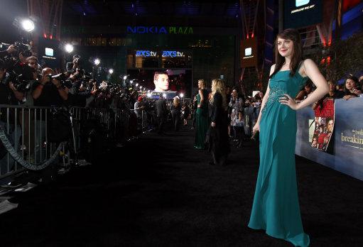 DakotaBreakingDawnPart2Premiere279.jpg