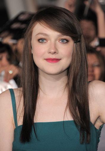 DakotaBreakingDawnPart2Premiere313.jpg