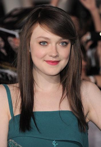 DakotaBreakingDawnPart2Premiere315.jpg