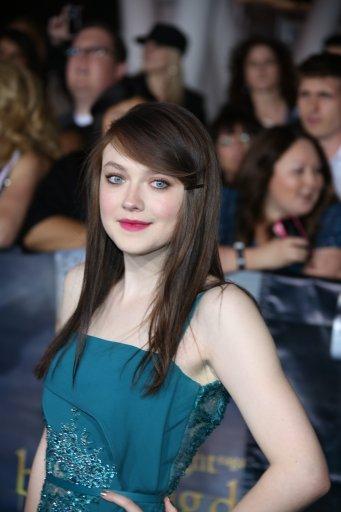 DakotaBreakingDawnPart2Premiere323.jpg