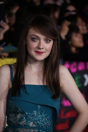 DakotaBreakingDawnPart2Premiere325.jpg