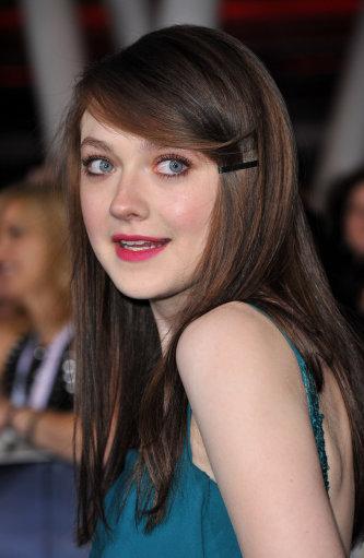 DakotaBreakingDawnPart2Premiere330.jpg