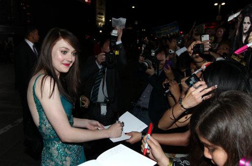 DakotaBreakingDawnPart2Premiere345.jpg