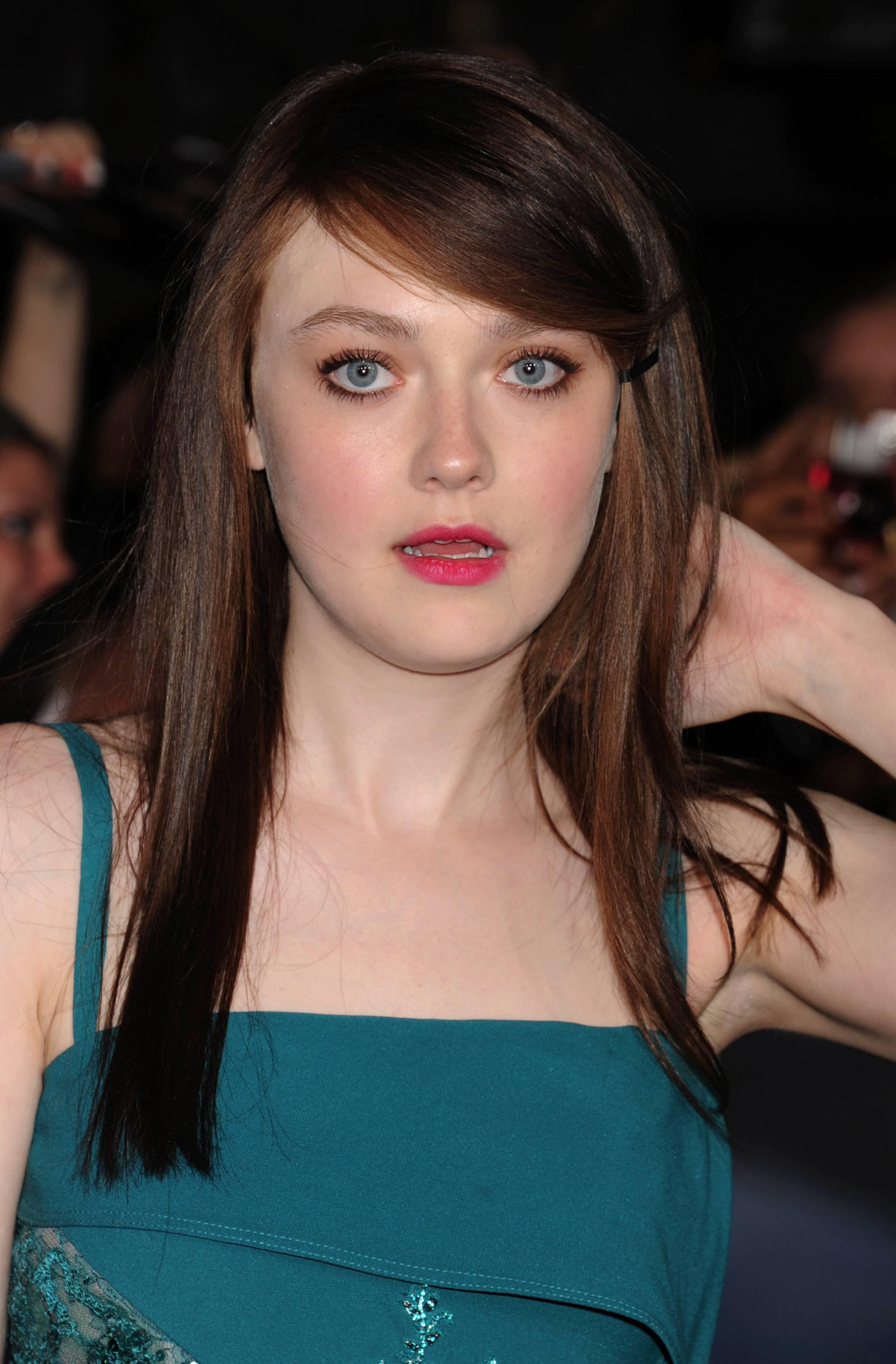 DakotaBreakingDawnPart2Premiere394.jpg