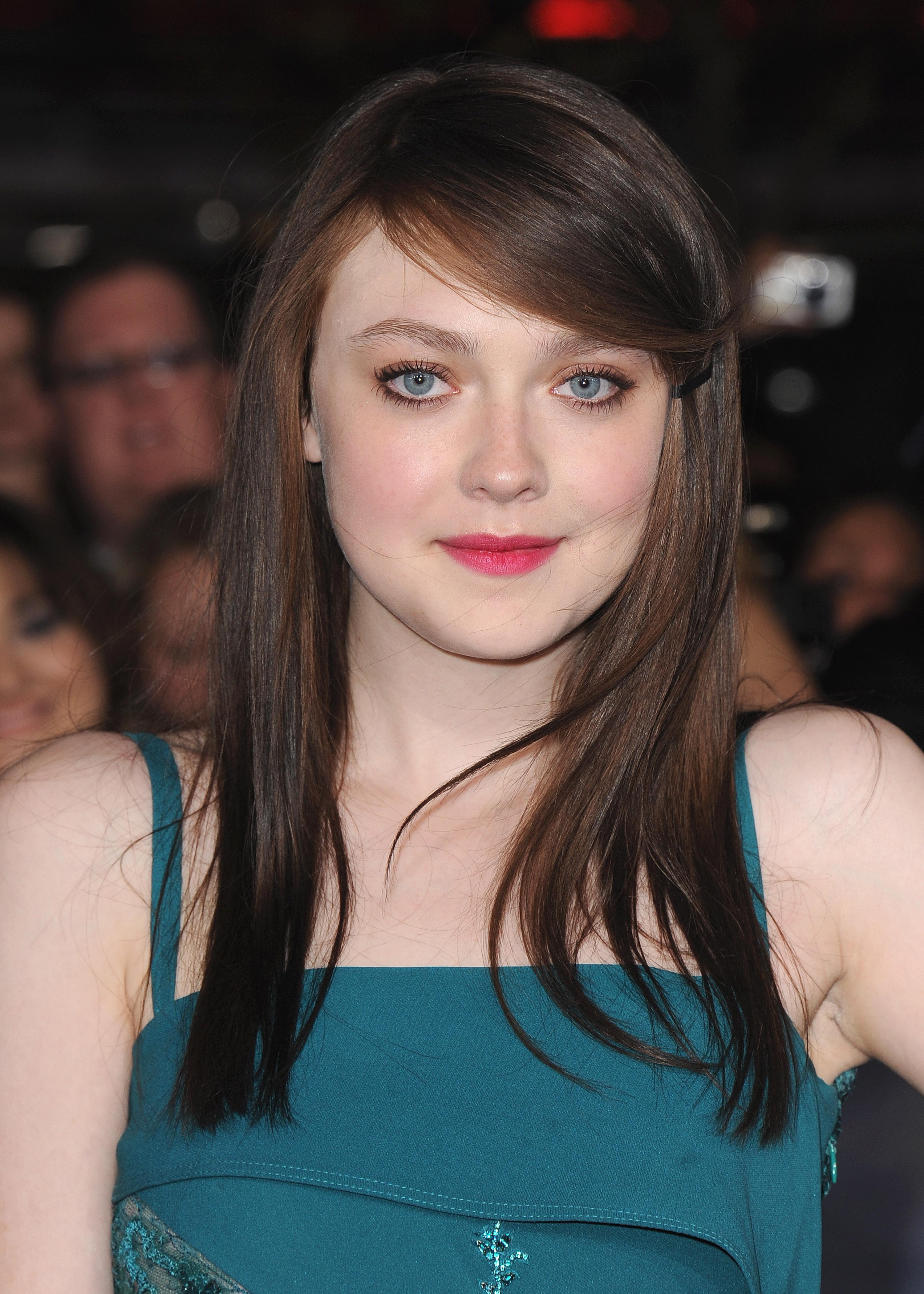 DakotaBreakingDawnPart2Premiere396.jpg