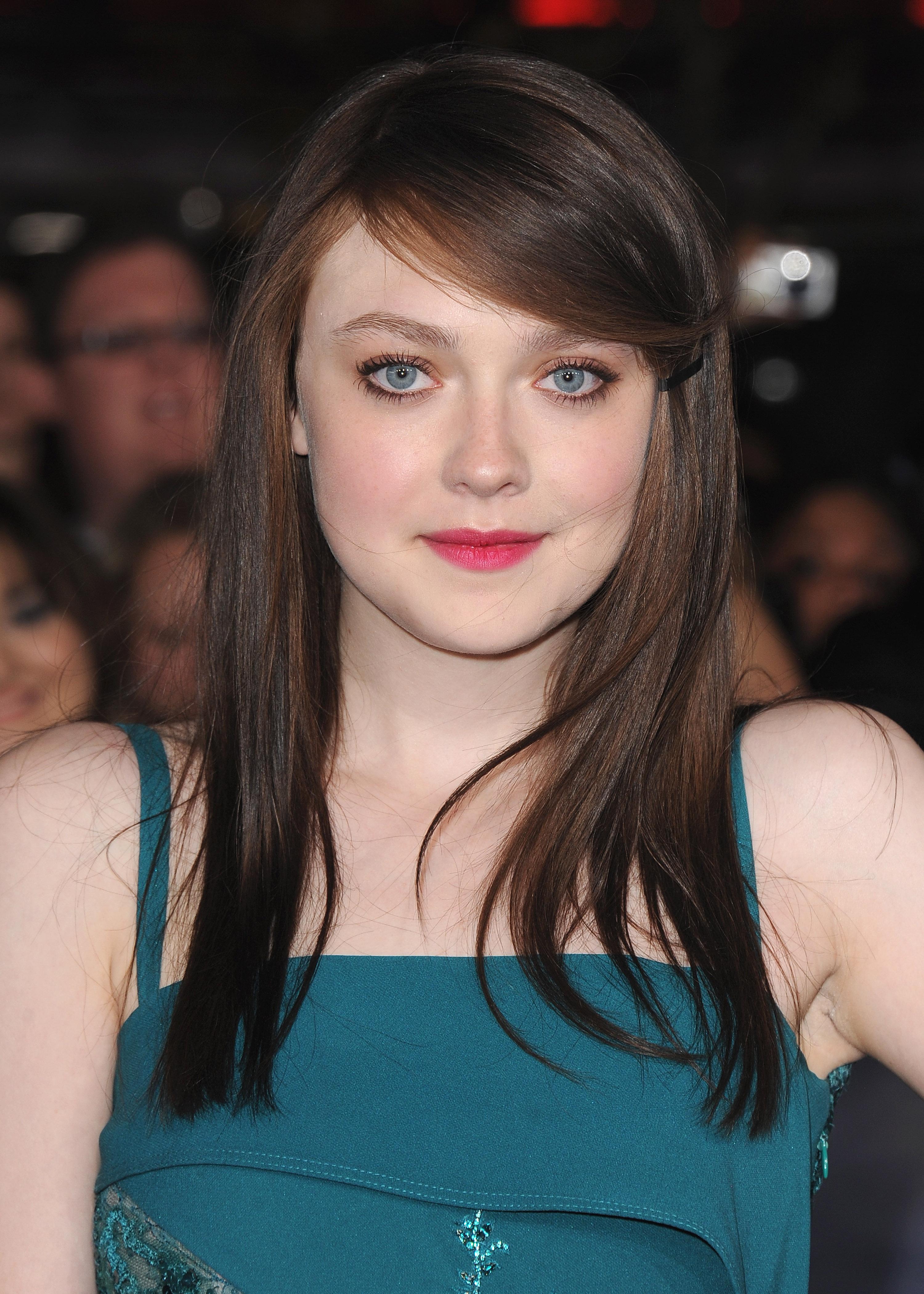 DakotaBreakingDawnPart2Premiere397.jpg