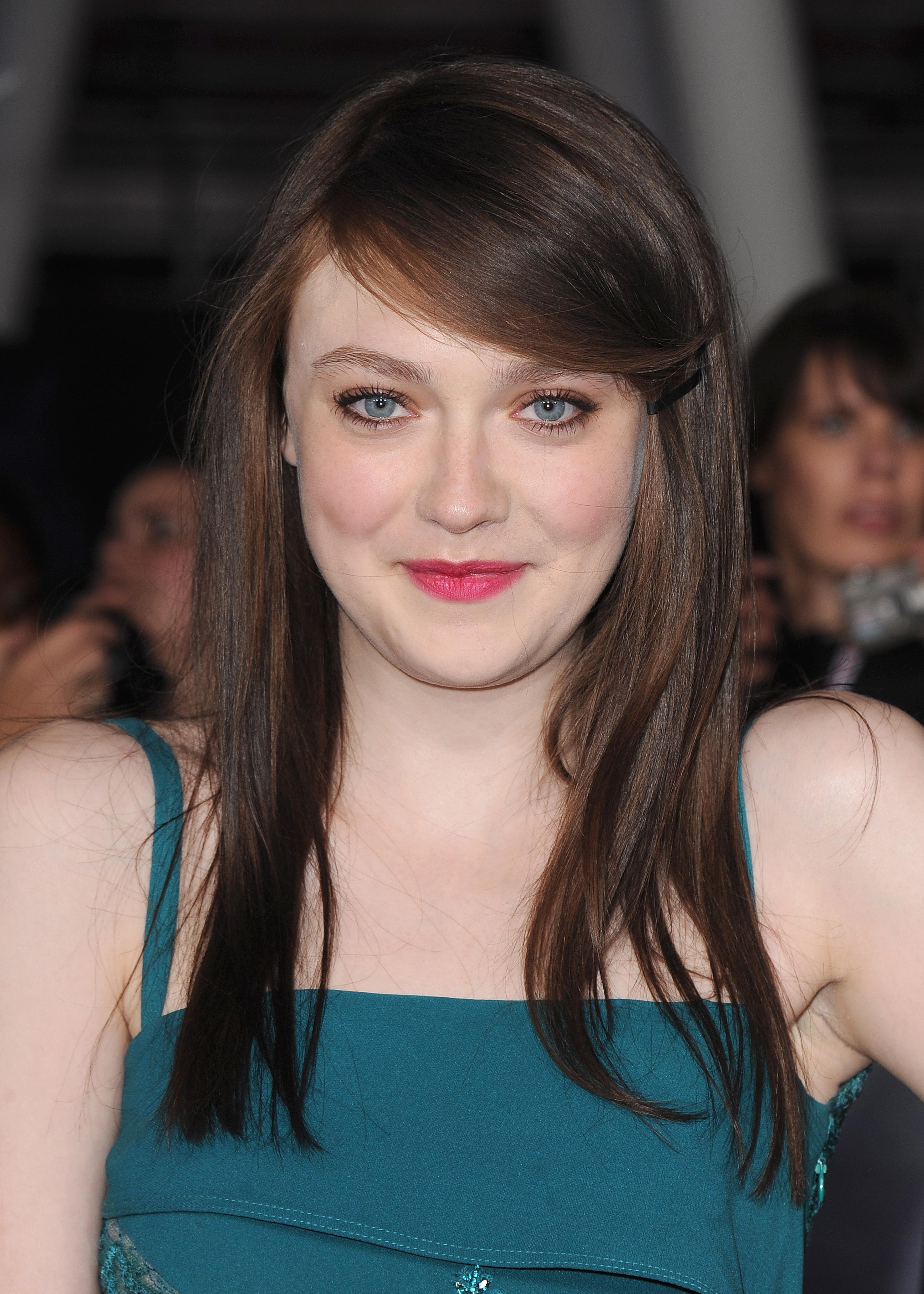 DakotaBreakingDawnPart2Premiere399.jpg