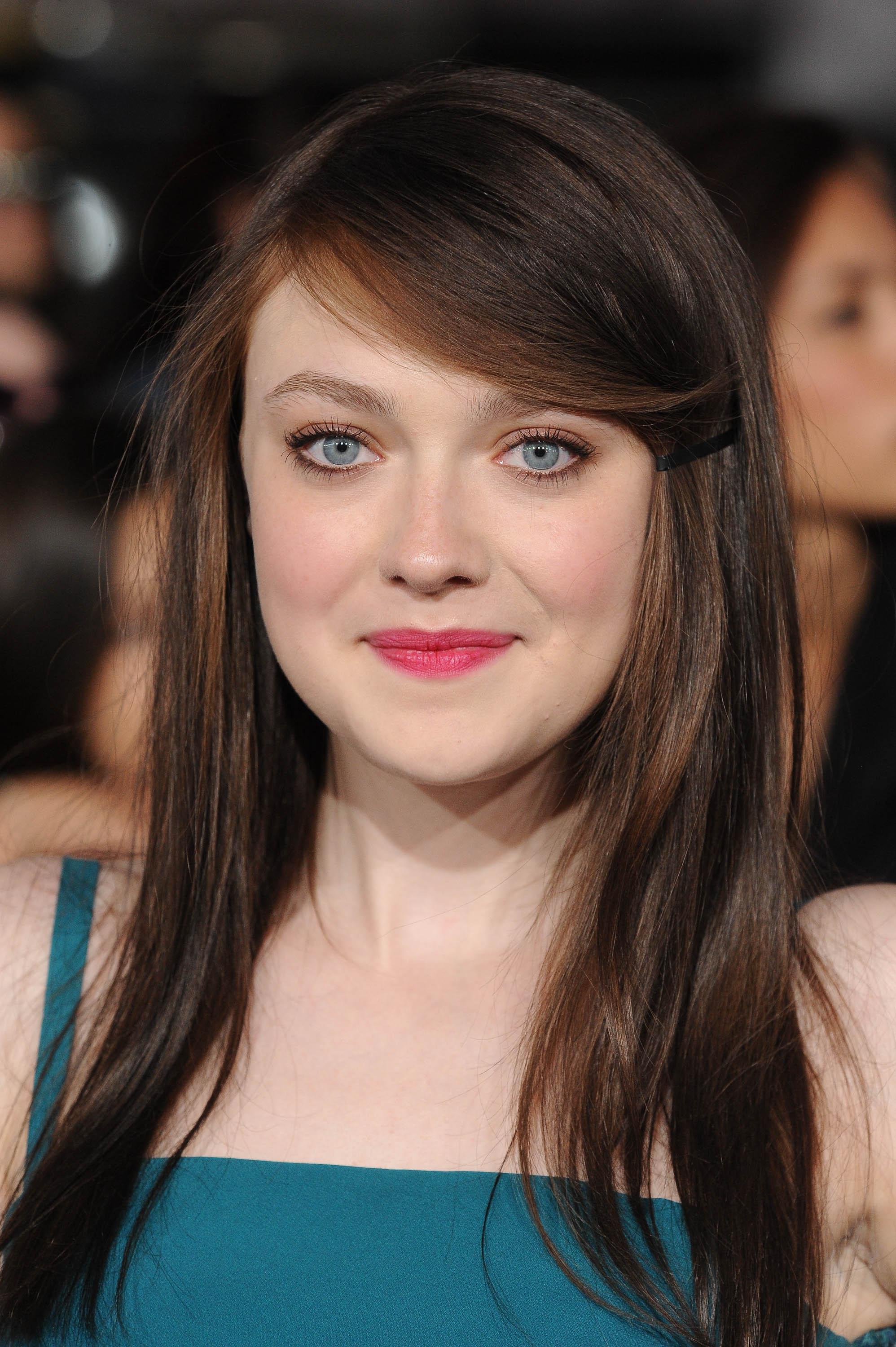 DakotaBreakingDawnPart2Premiere402.jpg