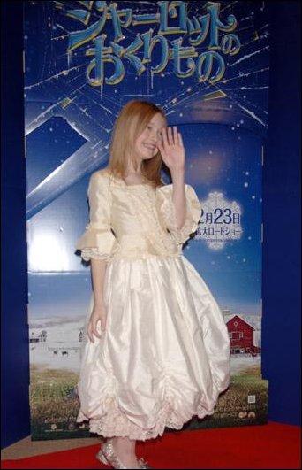 DakotaCWTokyoPremiere018.jpg