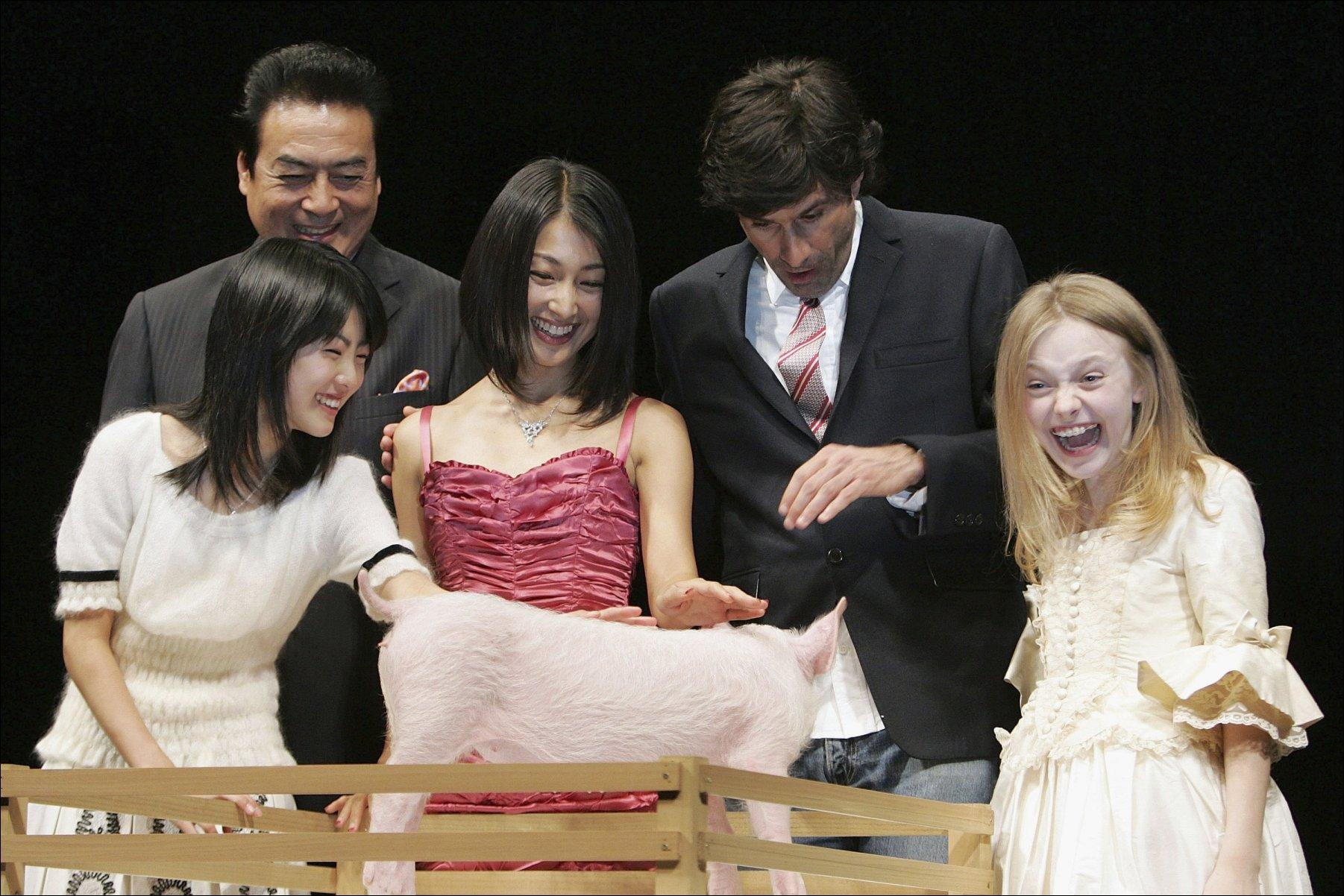 DakotaCWTokyoPremiere042.jpg