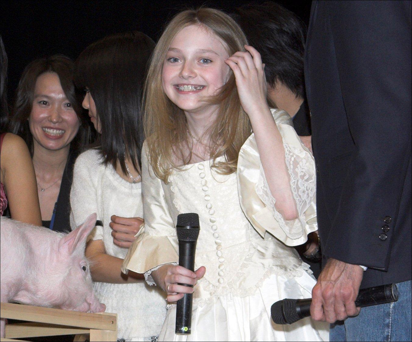 DakotaCWTokyoPremiere052.jpg