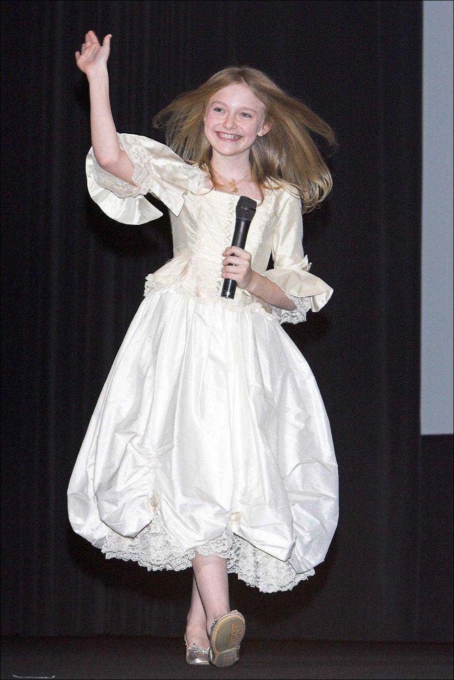 DakotaCWTokyoPremiere053.jpg
