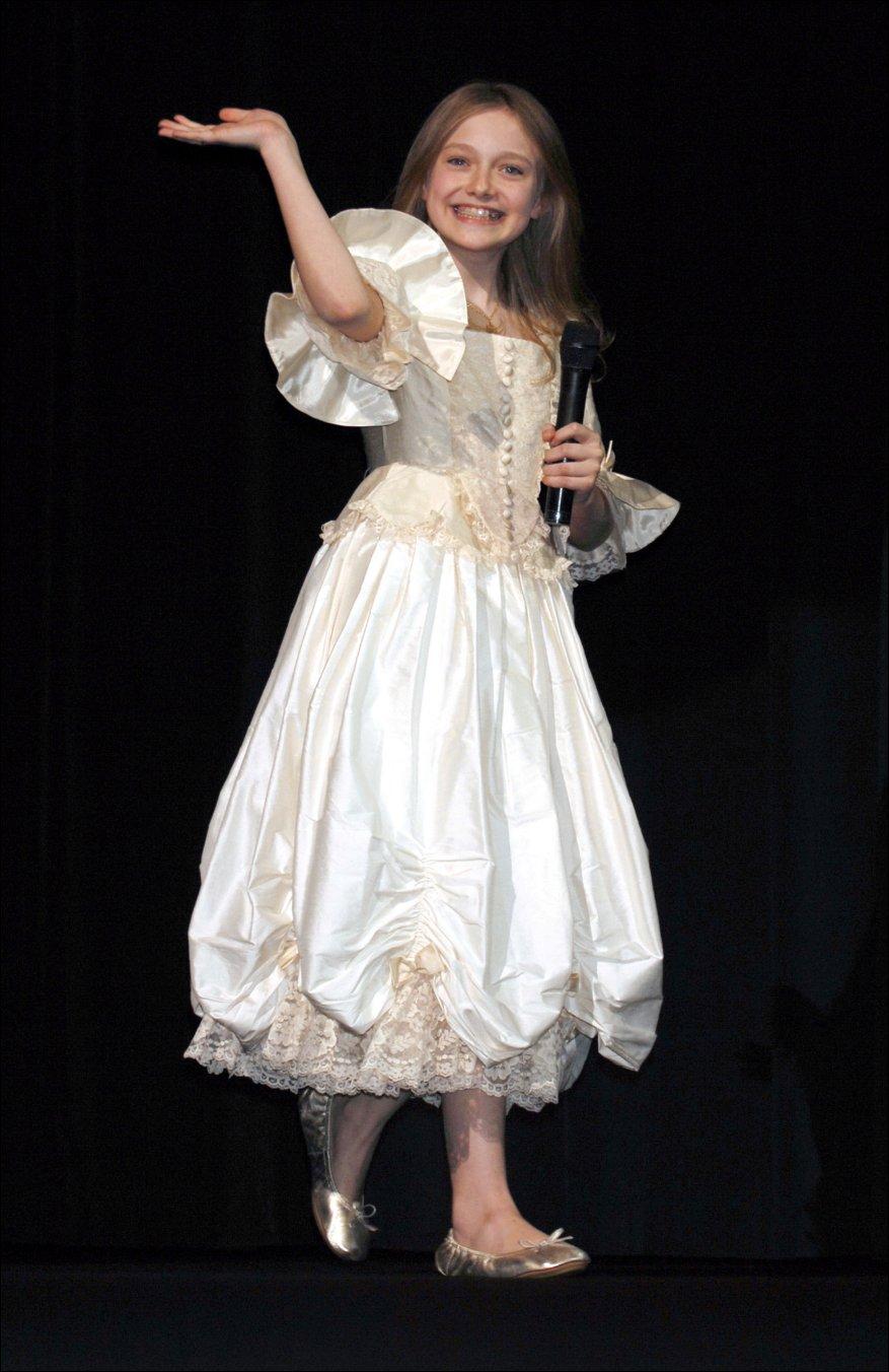 DakotaCWTokyoPremiere054.jpg