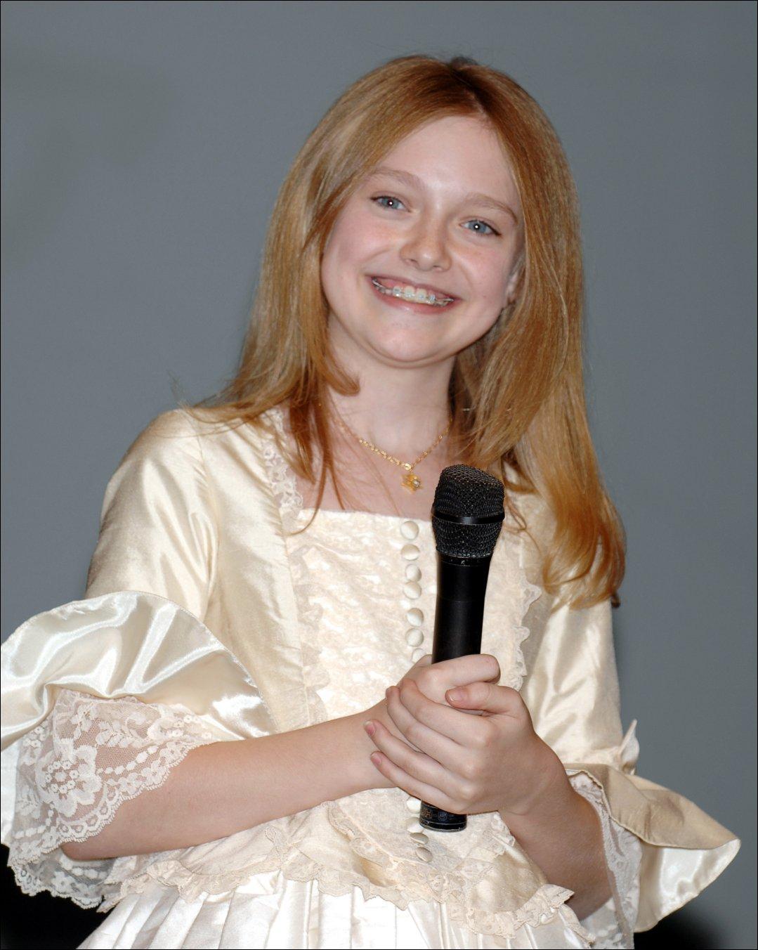 DakotaCWTokyoPremiere056.jpg
