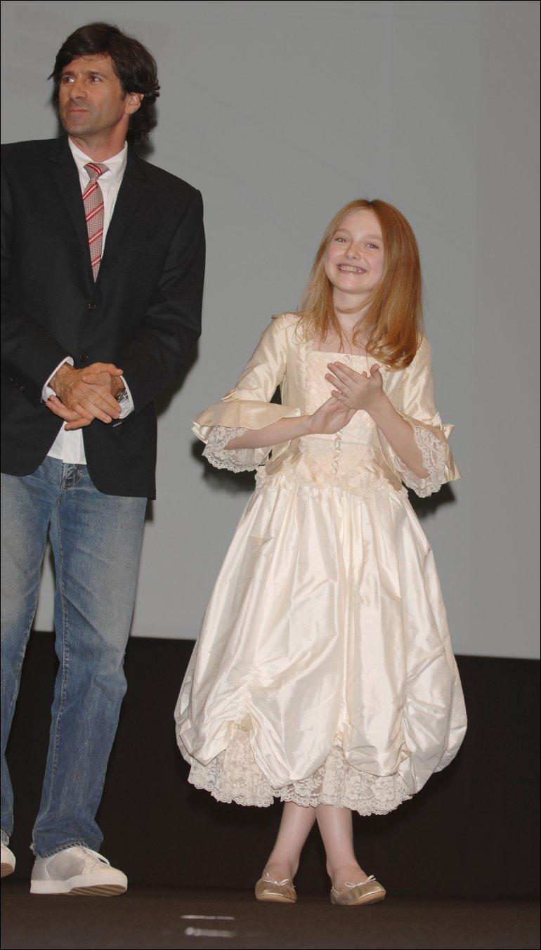 DakotaCWTokyoPremiere058.jpg