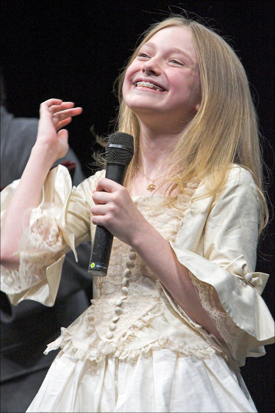 DakotaCWTokyoPremiere066.jpg