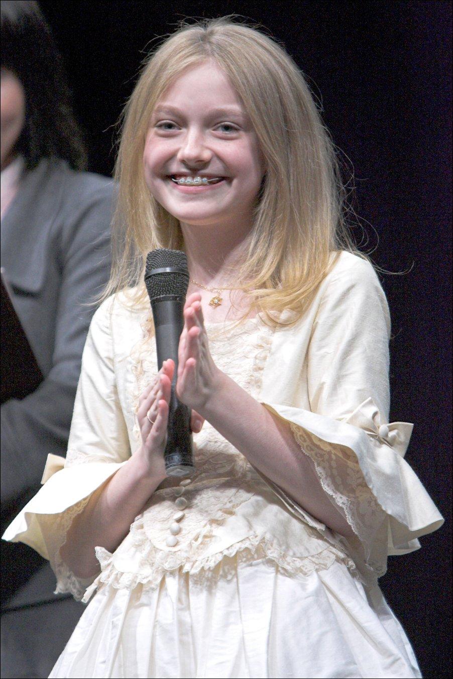 DakotaCWTokyoPremiere067.jpg