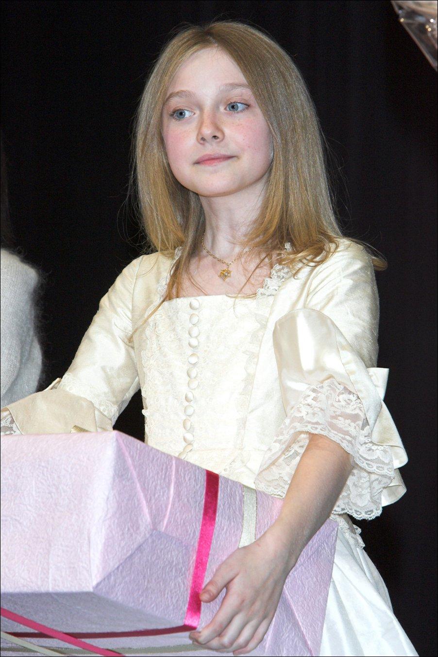 DakotaCWTokyoPremiere070.jpg