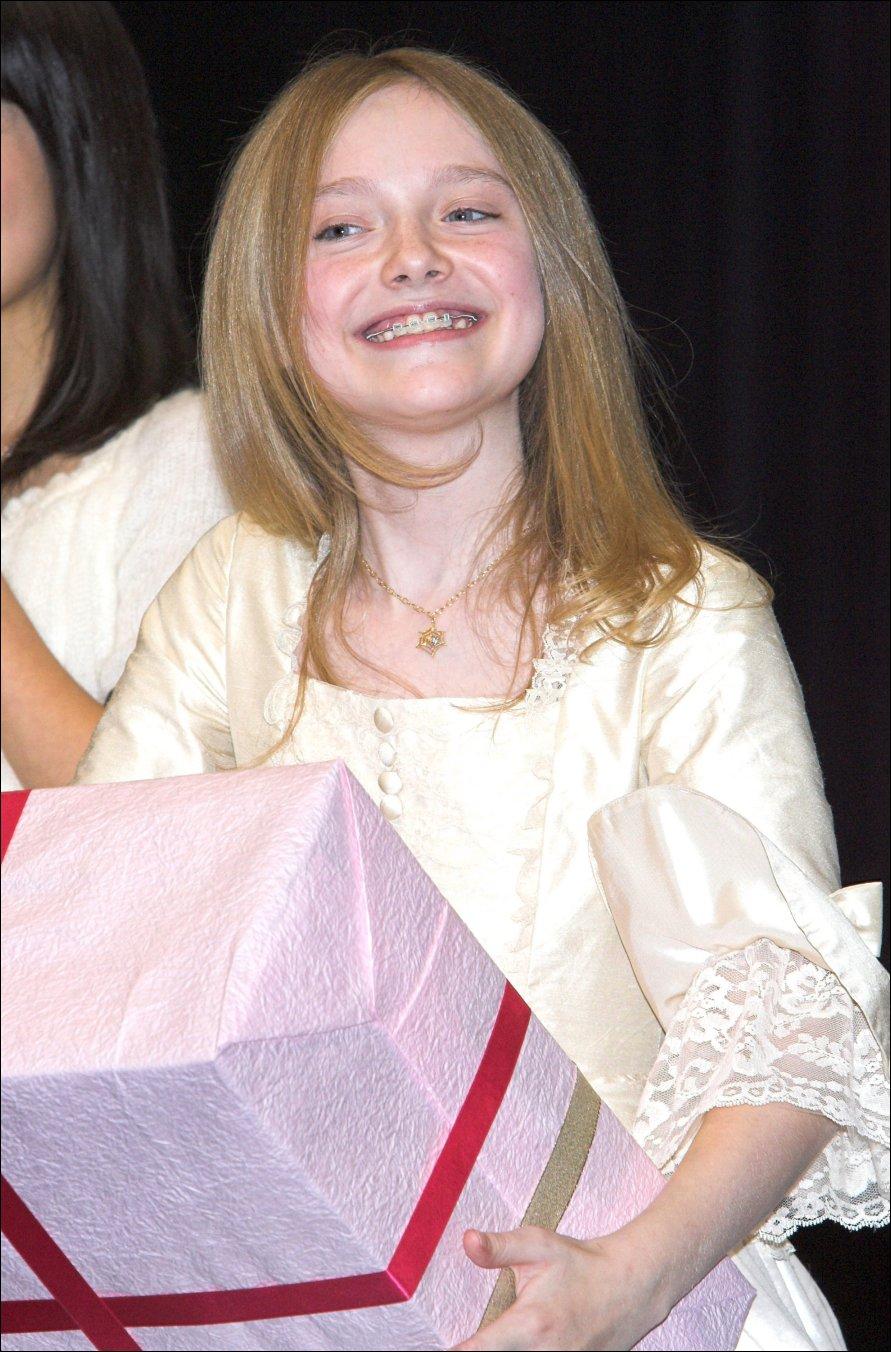 DakotaCWTokyoPremiere081.jpg