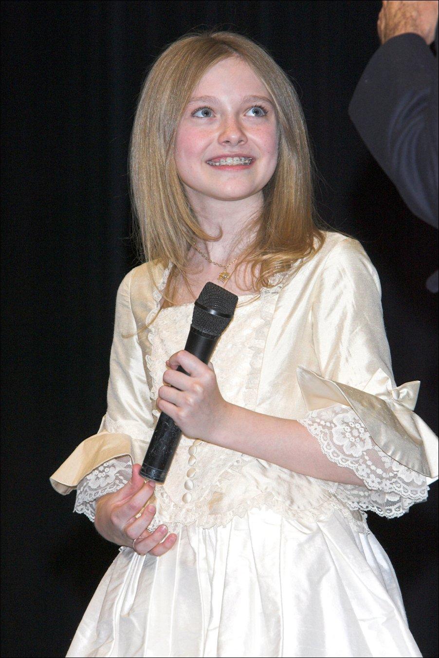 DakotaCWTokyoPremiere104.jpg