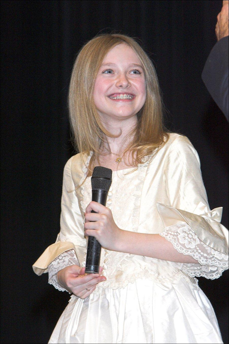 DakotaCWTokyoPremiere105.jpg