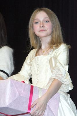 DakotaCWTokyoPremiere140.jpg