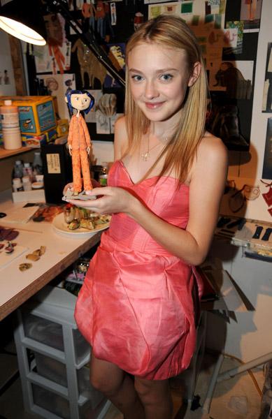 DakotaCoralinePortlandPremiere080.jpg