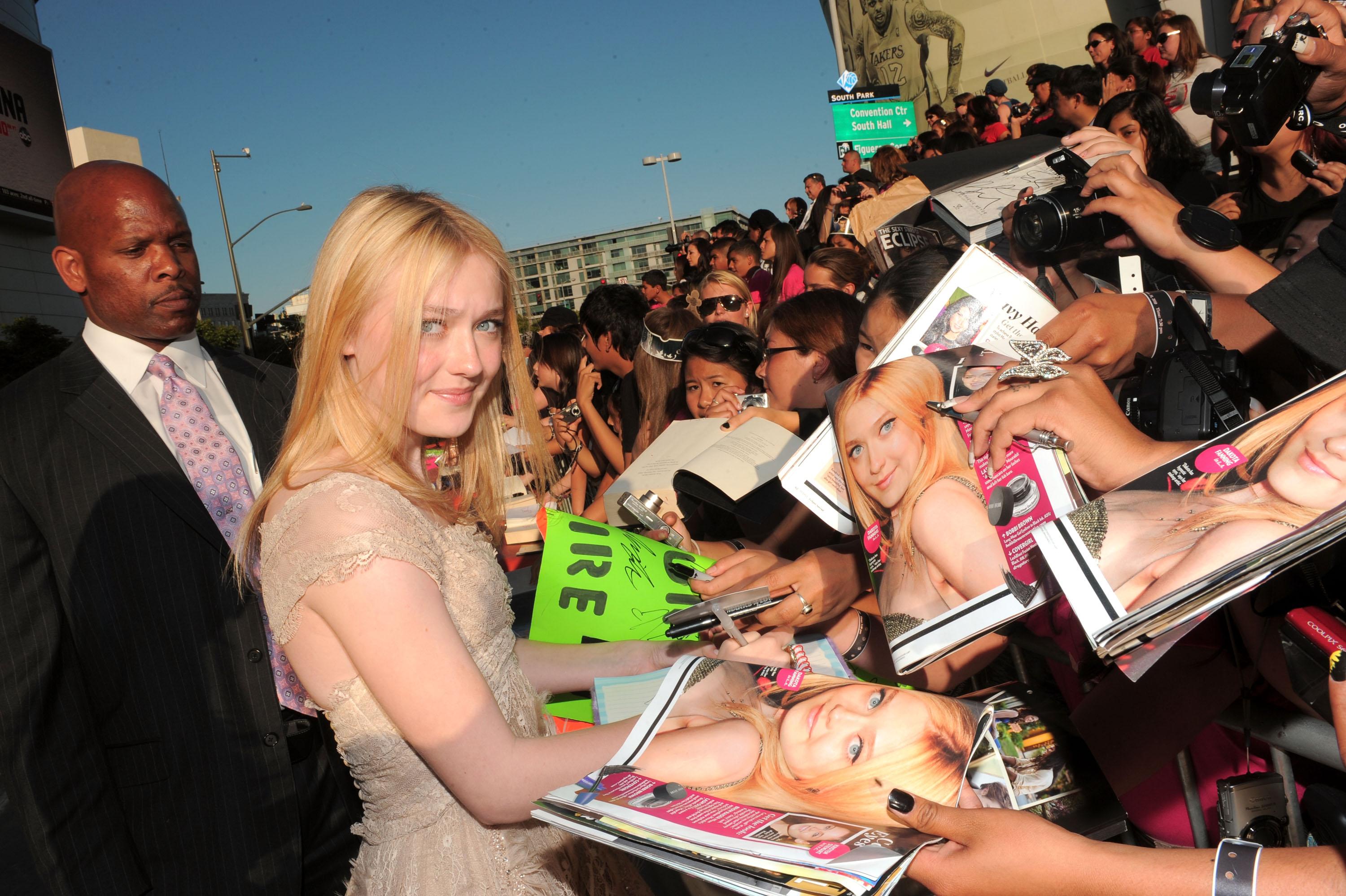 DakotaEclipsePremiereLA003.jpg