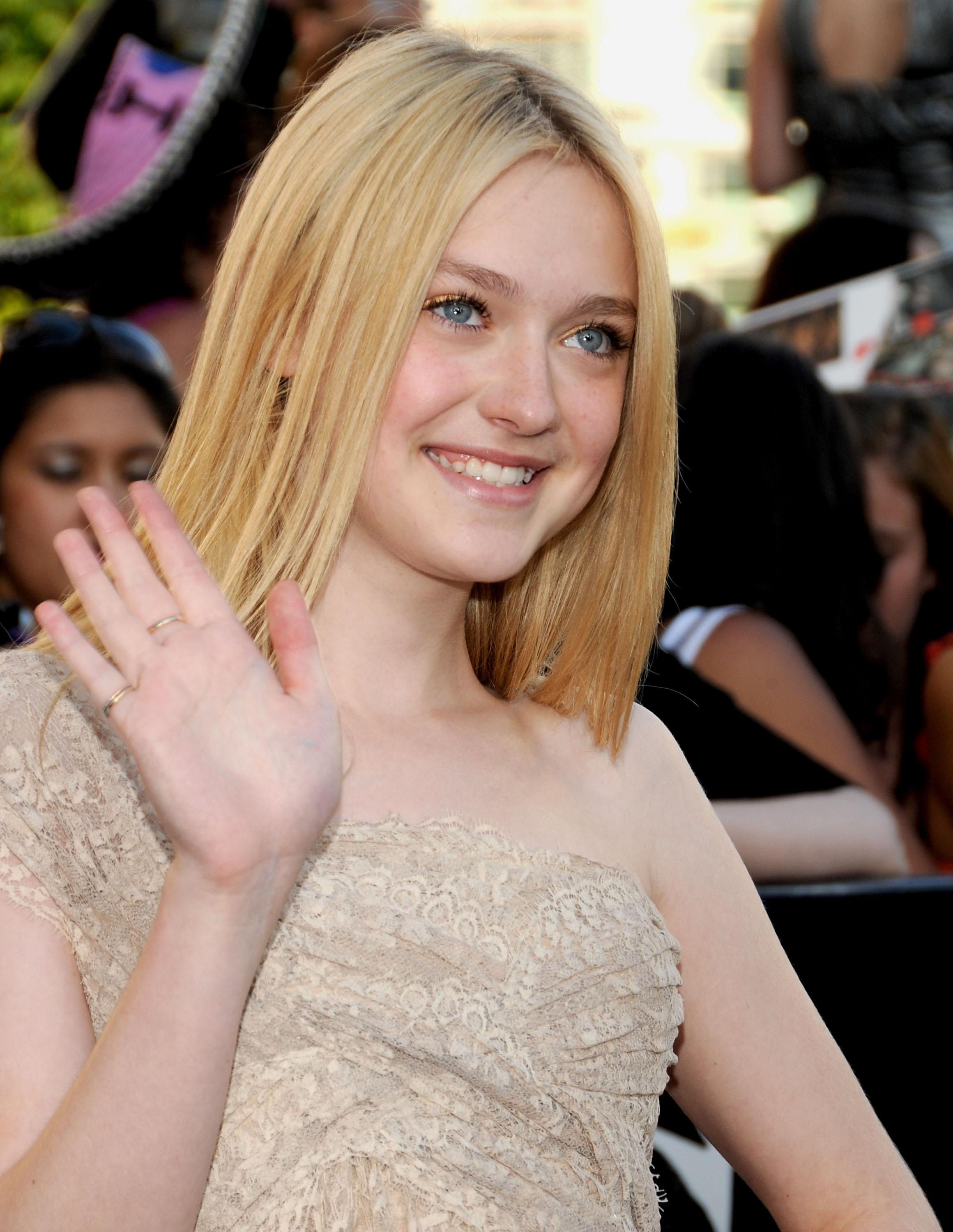 DakotaEclipsePremiereLA009.jpg